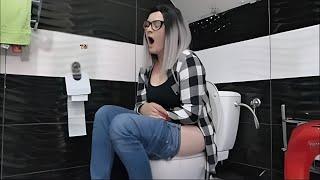 Cute Girl poop #diarrhea #toilet #fart #poop #girl