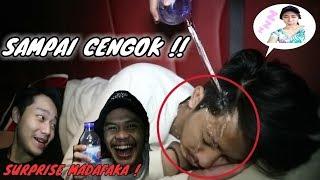 PRANK GUYUR BAGAS PAS LAGI MIMPI BASAH SAAT TIDUR!