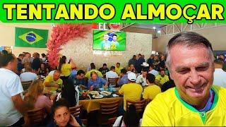 Como Bolsonaro consegue almoçar cercado de gente assim!