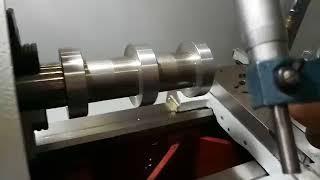 Haisen Manual Lathe CDS6232 1000MM Parts Checking