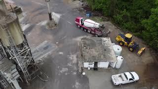 Concrete plant: Loading trucks and plant silos