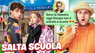 GIORGIA NON ENTRA A SCUOLA PERCHÈ CUGINO STEFANO ARRIVA TARDI VA AL PARCO GIOCHI E SALVO SI ARRABBIA