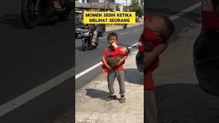 momen sedih ketika melihat seorang kakak yang menggendong adiknya ‼️#sedih #nangis #adikkakak