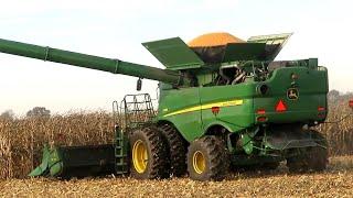 Corn Harvest 2020 | John Deere S780 Combine Harvesting Corn | Ontario, Canada