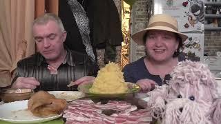 MUKBANG RUSSIA|УШИ ЗАПЕЧЕННЫЕ, САЛО В РАССОЛЕ ПО_ДОМАШНЕМУ и КАРТОФЕЛЬНОЕ ПЮРЕ|ДОМАШНЯЯ ЕДА