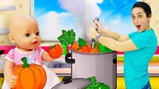 Video e giochi per bambini. La zuppa di stagione. Le bambole Baby Born e Barbie