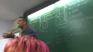 Professor Dando Aula Cantando Funk Na Escola ((PARTE 1))