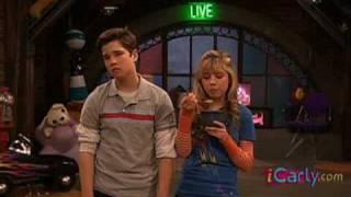 iCarly - Sam & Freddie Arguing About iCarly.com