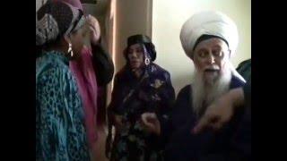 Nazim Haqqani kissed by Multiple Ladies