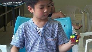 Chan Hong Lik 5 yrs old solves rubik's cube one handed 42.25 sec