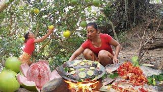 Found Natural grapefruit and Catch fish for food - Fish lemon steamed & Natural grapefruit for lunch