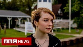 ‘My mum's meeting my dad for the first time’ - BBC News