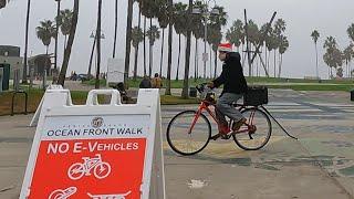 Wet Pre-Christmas Stroll down Venice Boardwalk