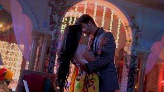 Advay and Chandani Love Scenes...!!!