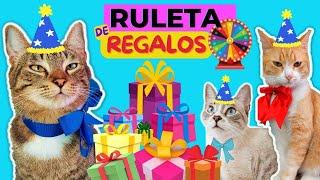 CUMPLEAÑOS # 2 de mis GATOS Jugamos RULETA de Regalos por COLOR!  DivertiCats!