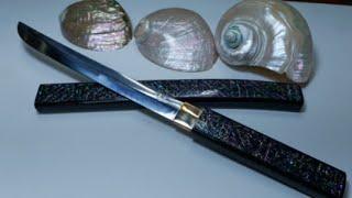 The process of making a beautiful mother-of-pearl lacquer sword with rusty iron and discarded shells