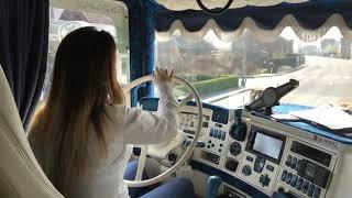 (Trucking Girl) Amazing Woman Drive A Scania R730 V8 Power (Incredible Sound!)