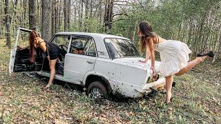 CAR STUCK || Ellie and Anastasia are stuck in the forest in wet ground