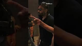 Suniel Shetty looks dapper in a black T-shirt