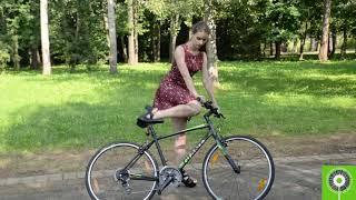 Кататься на велосипеде в короткой юбке или платье в пол? Легко! Видеоэксперимент