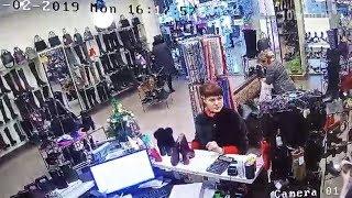 Видео с камеры наблюдения в магазине помогло найти виновницу недоразумения