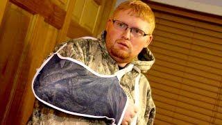 MCJUGGERNUGGETS EX-CAMERAMAN BREAKS HIS ARM?!