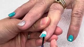 Pretty green flower nail art design for summer 2023/YouTube Amy Huynh