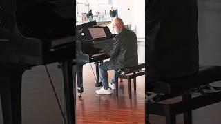 hanno messo il piano a Orio al Serio #airport #bergamo #piano #shorts