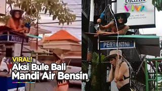 Basah-basahan, Dua Bule Seksi Mandi BBM di Bali Bikin Geram