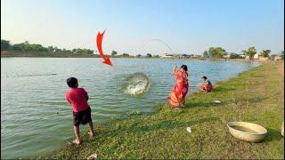 Fishing Video || The old woman fishing experience is really good || Amazing hook fishing