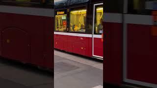 Wien Österreich 13. Bezirk Straßenbahn fährt #driving #tram #austria #vienna