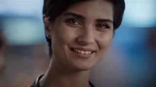 Tuba Buyukustun / Neval / Istanbul Kirmizisi