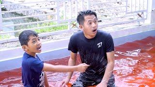 Fikri dan Diwan Berenang di Kolam Merah !! | Fikrifadlu