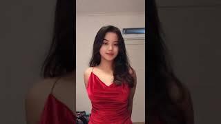 JOGET TIKTOK CANTIK 5  II  MERAH MENGGODA #shorts