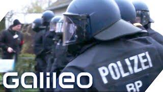 Knallhart! Die Ausbildung bei der Bundespolizei | Galileo | ProSieben