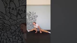 Middle split tutorial  #tips #stretching #homeworkout #flexibility #flexible #gymnastics #splits