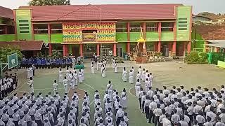 Pengibaran bendera merah putih dalam rangka HUT RI ke 79 | SMPN 23 Bandar Lampung