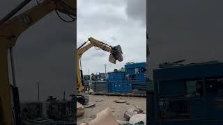 Old garbage cans getting put in the crusher! #recycling #trashcan #heavymachinery