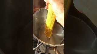 How to cook Thunfish Spaghetti on Board  #food #shorts