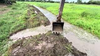 TRABALHANDO EM LUGAR DE RISCO DE ATOLAR ‼️ Escavadeira hidráulica