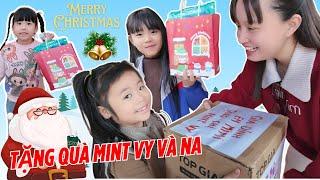 Em MiMi Cùng Mẹ Huế Bí Mật Về Quê Tặng Quà Noel Cho Chị Mint Vy và Chị Na