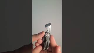 Giriaitus 2 in 1 Keychain tool.