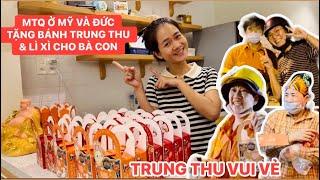 Quá hạnh phúc MTQ kênh SP Khương Dừa tặng bánh trung thu Trang LTP cho bà con lao động đường phố