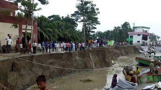 নদীতে বসত বাড়ি ঘর ভেঙে নিয়ে যাওয়ার সবাই খুব ভয়ে আছে। /khuki vlogz