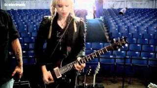 Orianthi shows off some of her amazing guitar tones!