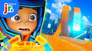 Coop vs. Cruise – auf einer Strecke, die sich verändert!  Hot Wheels Let's Race | Netflix Jr.