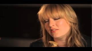 Twiggy - Only Love Can Break Your Heart - Duet with Carly Lawson