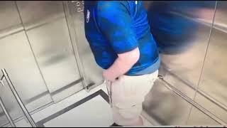Уписался в лифте