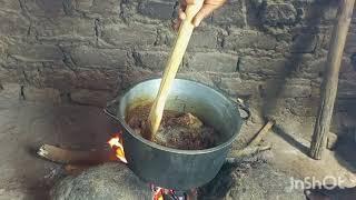 cooking  pilau for  my family in easter season  (delicious )@african village apese// village life