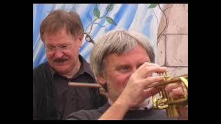 Blue Rose New Orleans Jazzband plays "Honey"